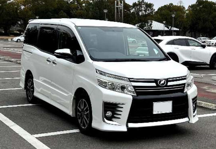 沖縄レンタカー セレナC26 ミニバン・1ボックス