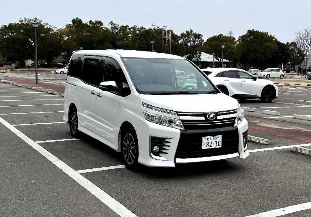 沖縄レンタカー セレナC26 ミニバン・1ボックス