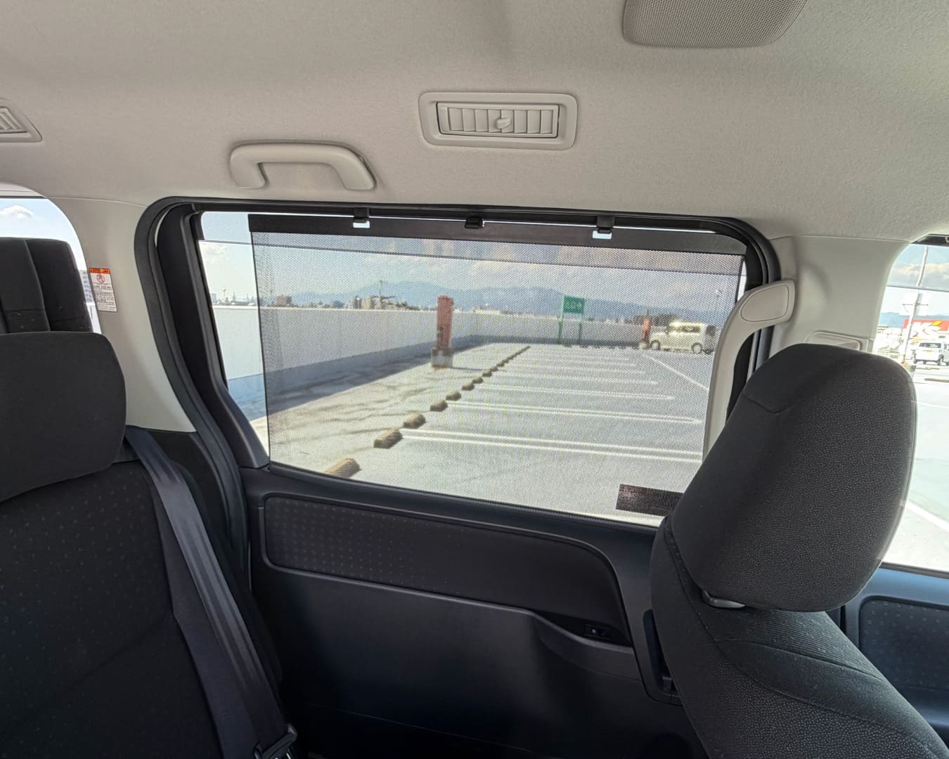 ヴォクシー 2列目 日除けシェード 助手席側