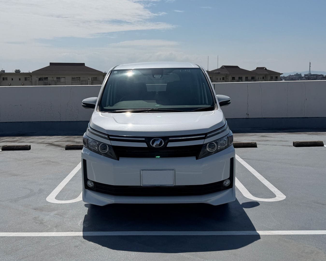 ヴォクシー 外観 正面から